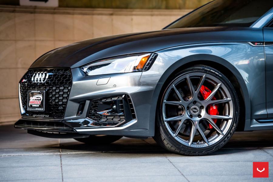 Детали экстерьера Audi RS5 Coupe on Vossen Wheels (VFS-6) 2019 года  (фото 3 из 10)